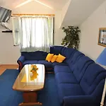 Anni * Sutivan