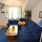 Anni *