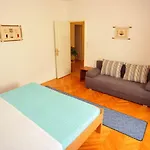 Anni Apartamento Sutivan